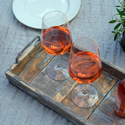 Vit bricka i återvunnet trä