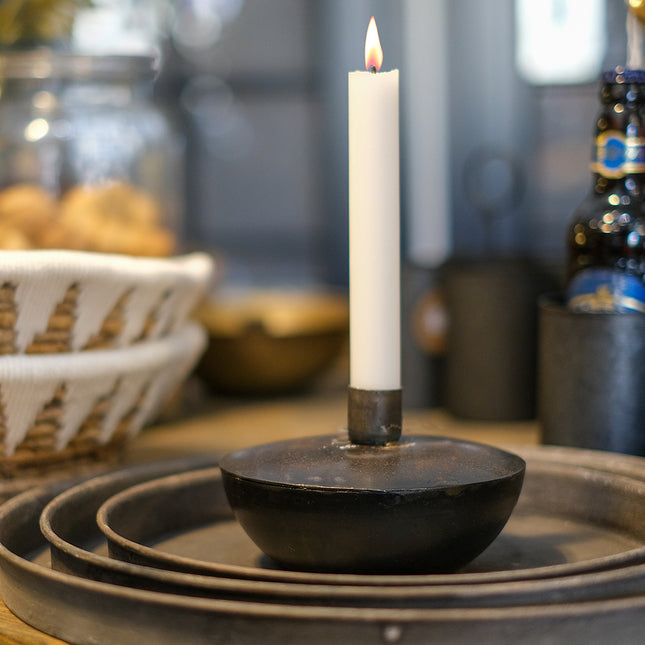 Ljusstake av återvunnen metall