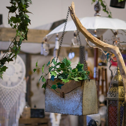 Hängande väska i metall