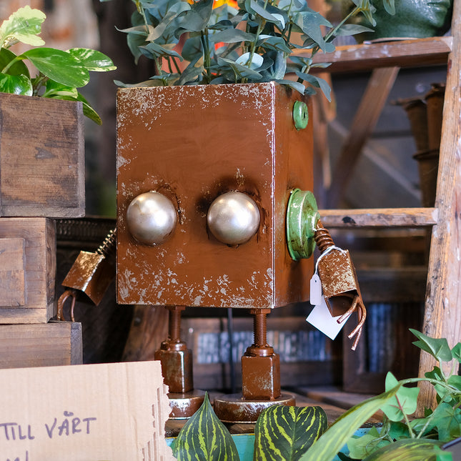 Robotkruka i återvunnen metall