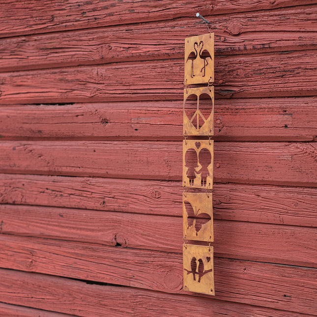 Hänge med rostiga skyltar #3