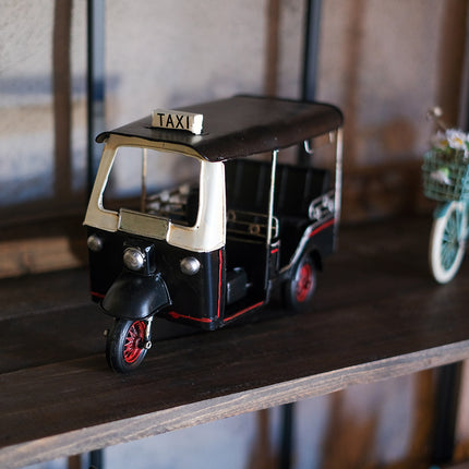 Plåtbil svart tuk-tuk