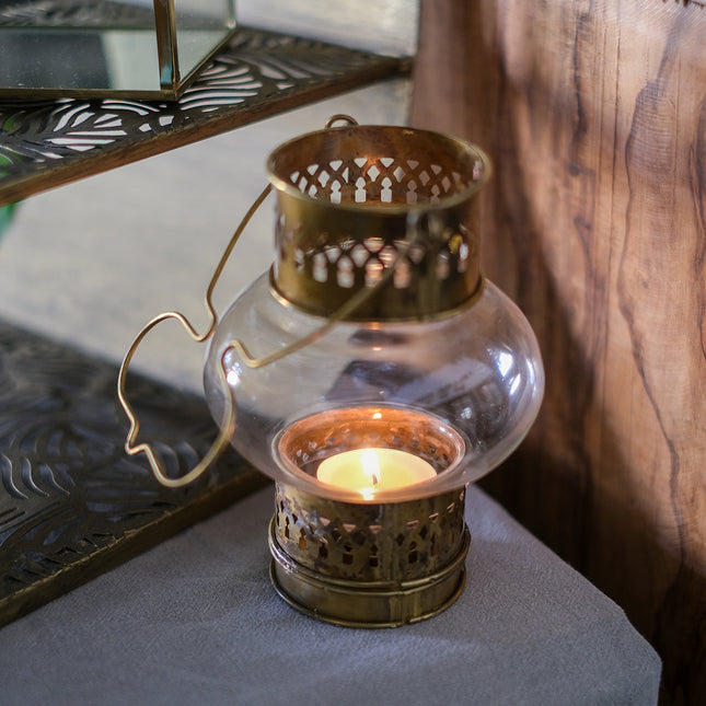 Liten mässingslanterna