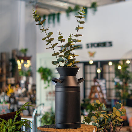Svart kanna i vintagestil