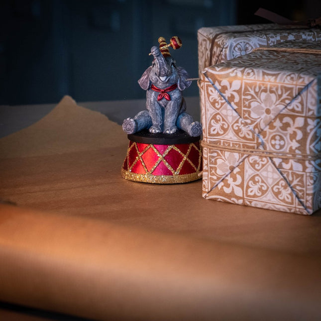 Cirkuselefant med ask