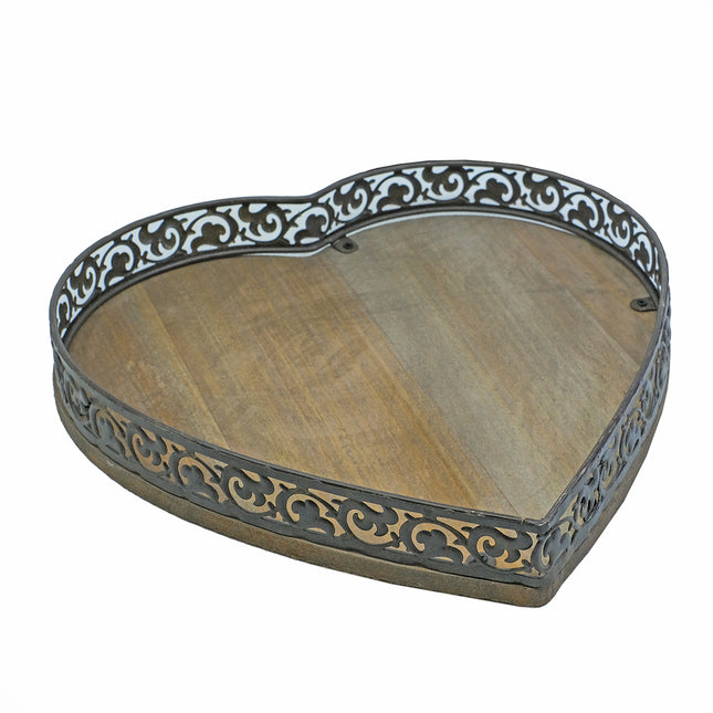 Hjärformad bricka med metallkant