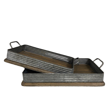 Träbricka med metallkant