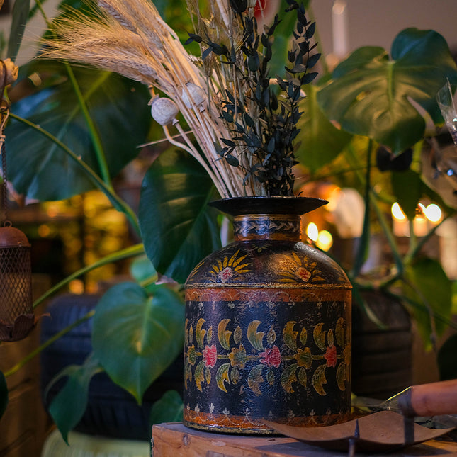 Handmålad metallkruka - svart