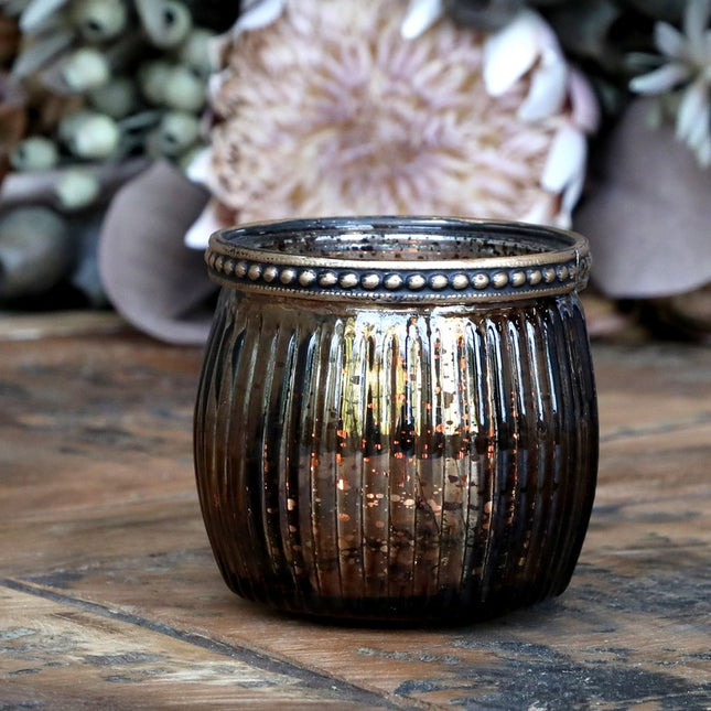 Rund ljuslykta med pärlkant - mocca