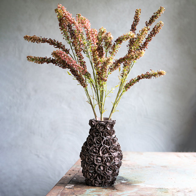 Metallvas med rosor - brun