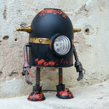 MT-01 Mortimer - Svart robot med solcellslampa