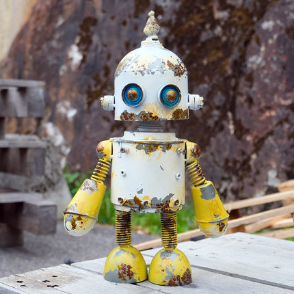 W-404 Walter - Vit robot i plåt