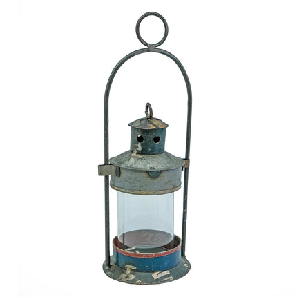 Liten stormlykta återvunnen metall